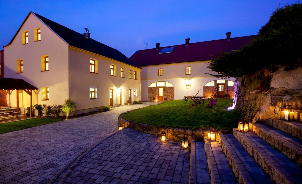 Dvur Stran & Wellness Hotel Karlovy Vary Exterior foto